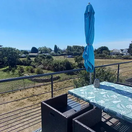 Bel Avec Terrasse Et Sa Petite Vue Kerroc'h *